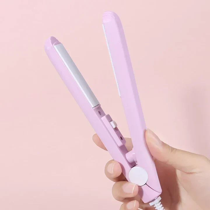 Tragbares 2-in-1 Reiseglätteisen & Lockenstab, perfekt für schnelles Haarstyling unterwegs und im Urlaub.