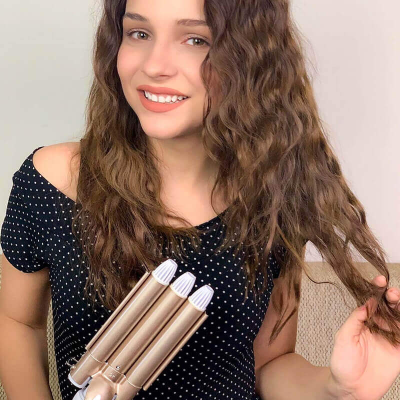 Damen Stylinggerät: 3-Stab Lockenstab für natürliche, voluminöse Wellen und glänzende Locken. Schnelles Styling.