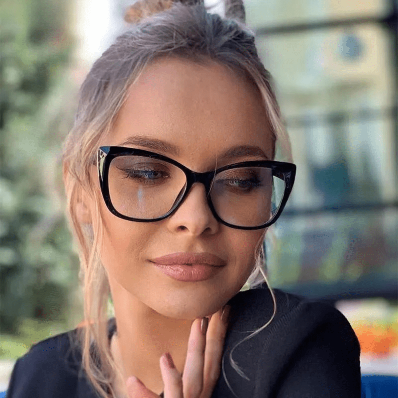 Anti-Blaulicht Brillengestell für Frauen, schützt Augen vor Ermüdung bei Bildschirmarbeit.