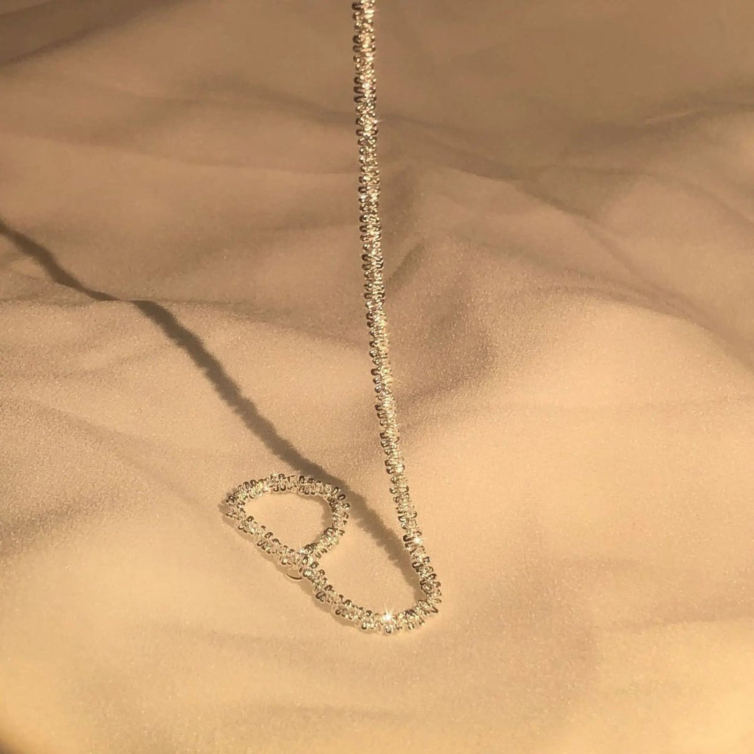 Glänzendes Damenarmband aus echtem Sterlingsilber, zeitloses Schmuckstück für elegante Frauen.