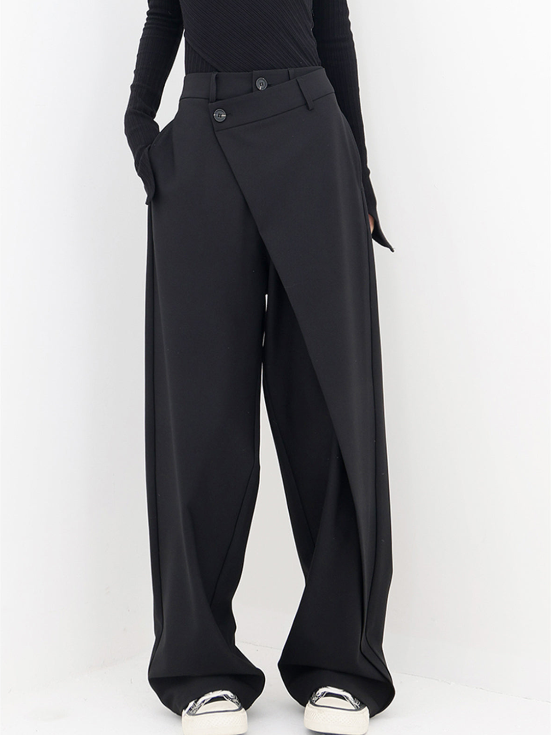 Damen Baggy-Hose mit asymmetrischem Bund für trendigen Komfort-Look.