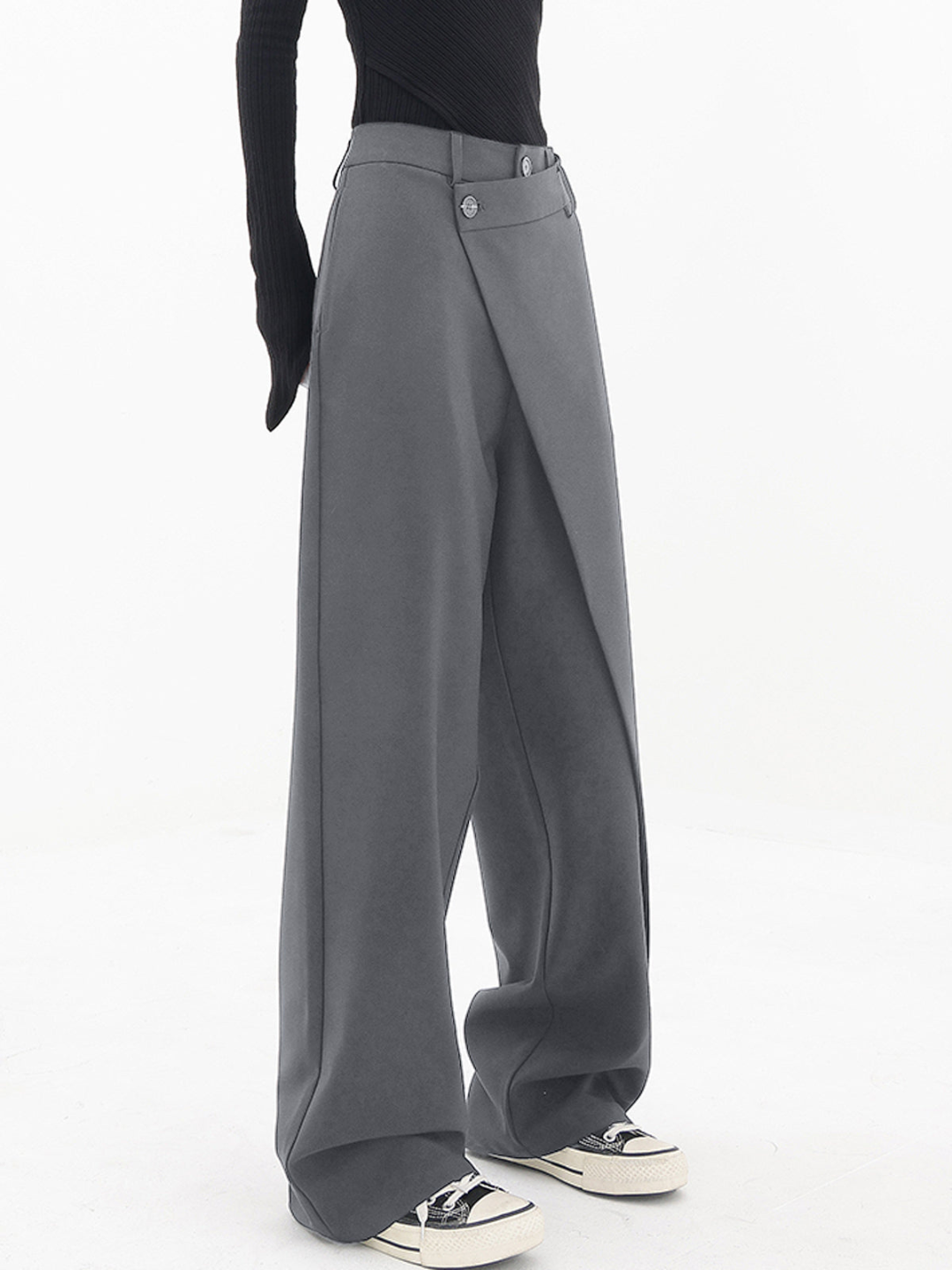 Trendige Damen Baggy-Hose, komfortabel & stilvoll, mit asymmetrischem Bund-Detail.