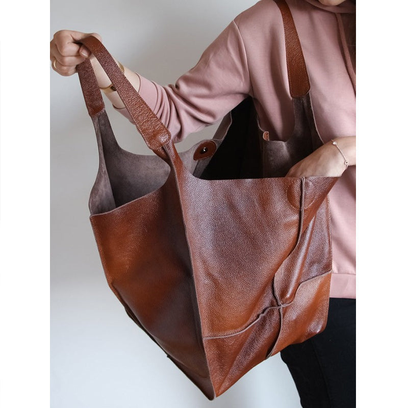 Übergroße Damen Reisetasche aus Leder; stilvoller Weekender, ideal für Wochenendtrips.