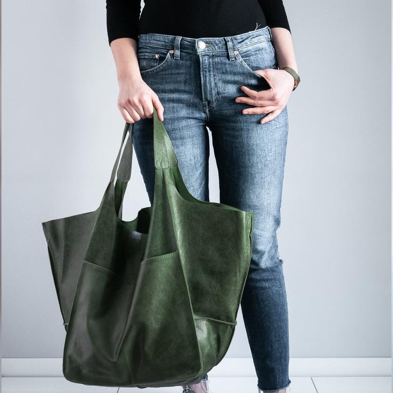 Elegante Damen Reisetasche aus strapazierfähigem Leder; vielseitig als Weekender nutzbar.