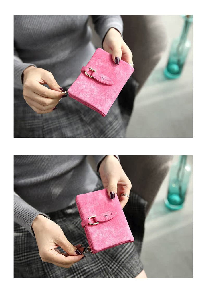 Stilvolle Damen-Brieftasche, matt-rot, mit Druckknopf, klein und handlich.