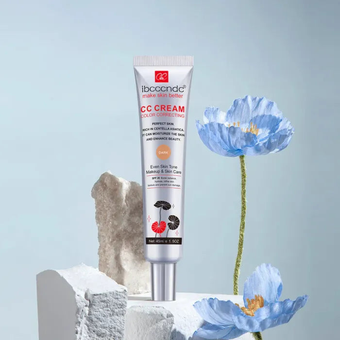 Getönte Tagespflege: Damen CC Cream mit Centella Asiatica, verfeinert die Haut, sorgt für natürlichen Teint.