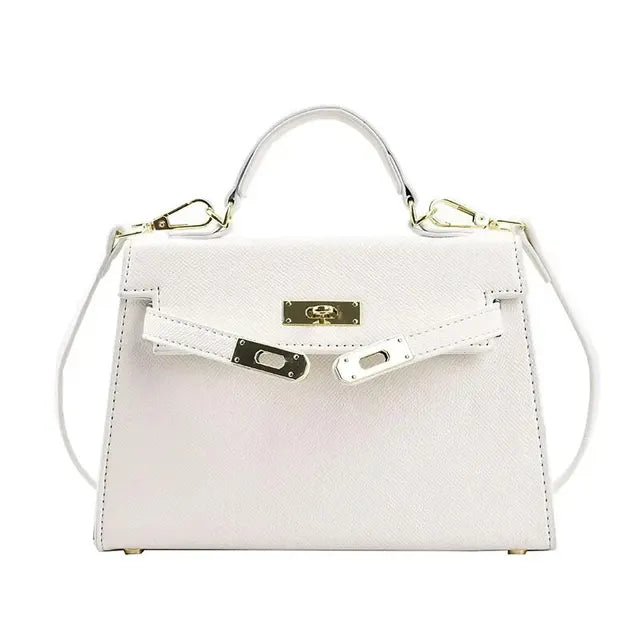 Moderne Damen Schultertasche in Braun, als Crossbody tragbar. Edle PU-Leder Alltagstasche.