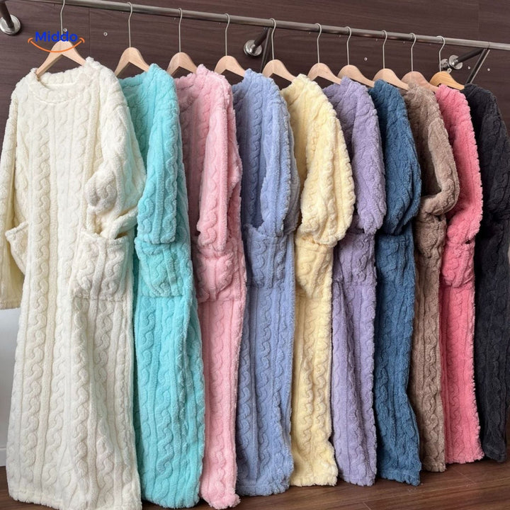 Weiches Damen Deckenkleid als Geschenk, ideal für entspannte Momente im Winter.