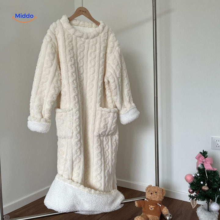 Entspannendes Damen Deckenkleid, warm, weich & komfortabel, als Kuscheldecke tragbar.