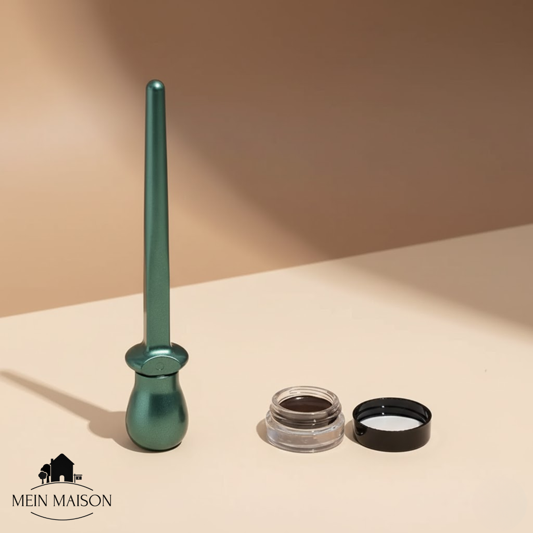 Professionelles Eyeliner Set für scharfe, präzise Linien. Ideal für wasserfesten & wischfesten Eyeliner.