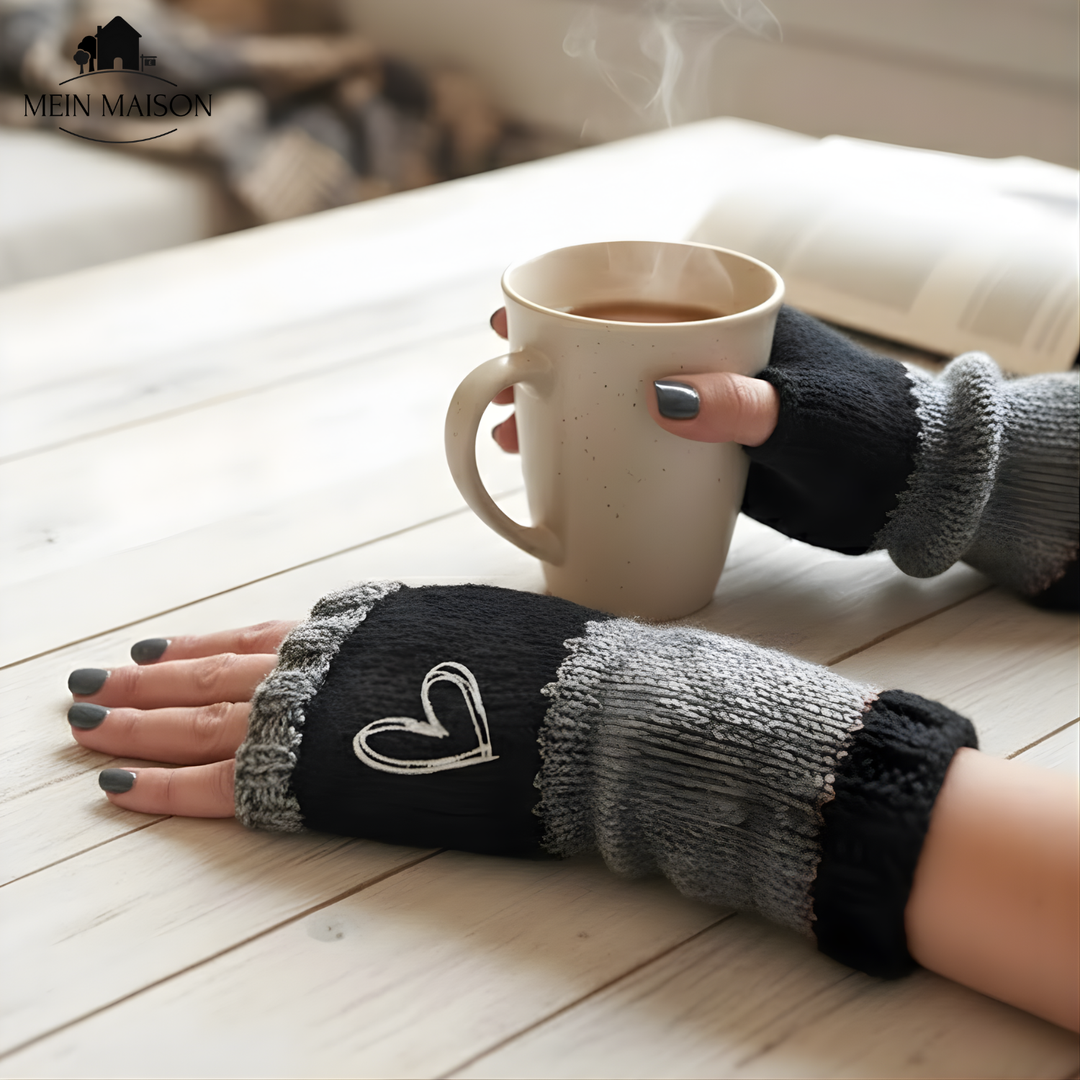 Flexibler fingerloser Damen-Strickhandschuh mit Herz-Stickerei, ideal für Herbst-Outdoor-Aktivitäten.