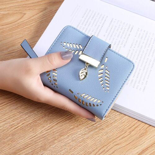 Damen Portemonnaie mit Blättern, organisiertes Innenleben, perfektes Accessoire.