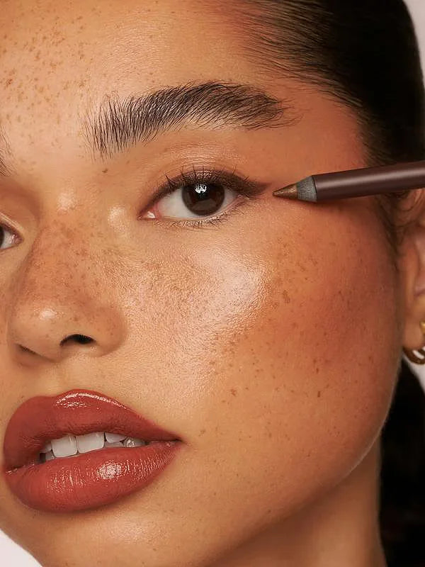 Präziser Damen GlanzBraue Eyeliner und Augenbrauenstift für ausdrucksstarke Augen & perfekte Brauen.
