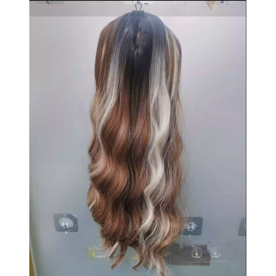 Clip-In Haar-Topper, leicht und alltagstauglich. Gibt welligem Haar sofort Volumen und Fülle.