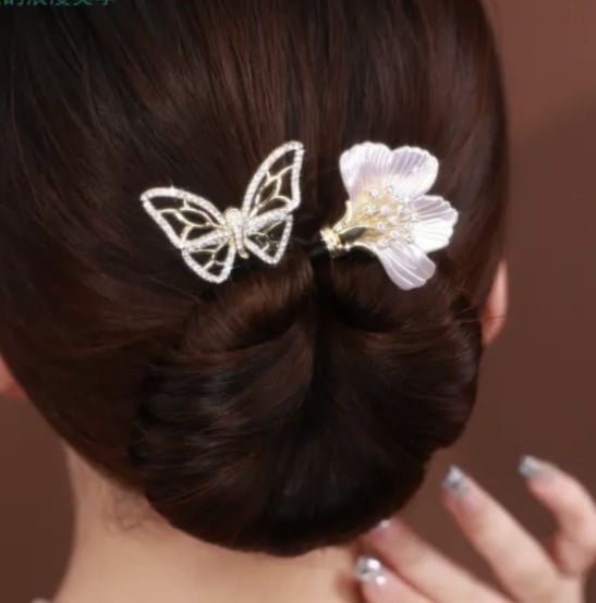 Haarschmuck: Elegantes Haarstyling-Band für schnelle Dutt-Frisuren.