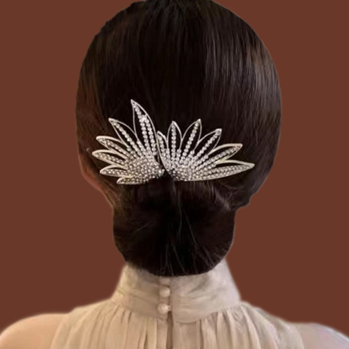 Elegantes Haarband für schnelle Dutt-Frisuren, ideal für den Alltag.