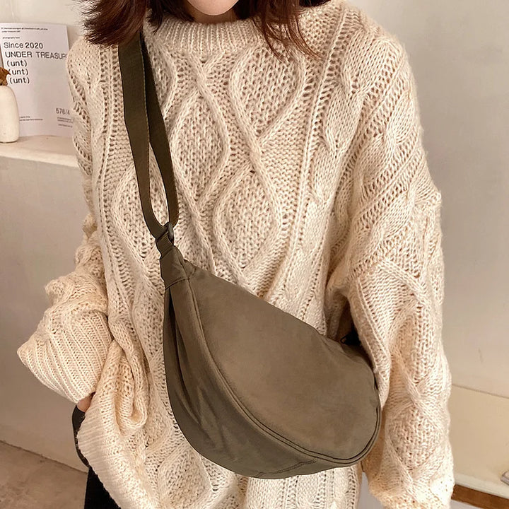 Leichte Damen-Knödeltasche, bequeme Stofftasche als vielseitiges Alltags-Accessoire.