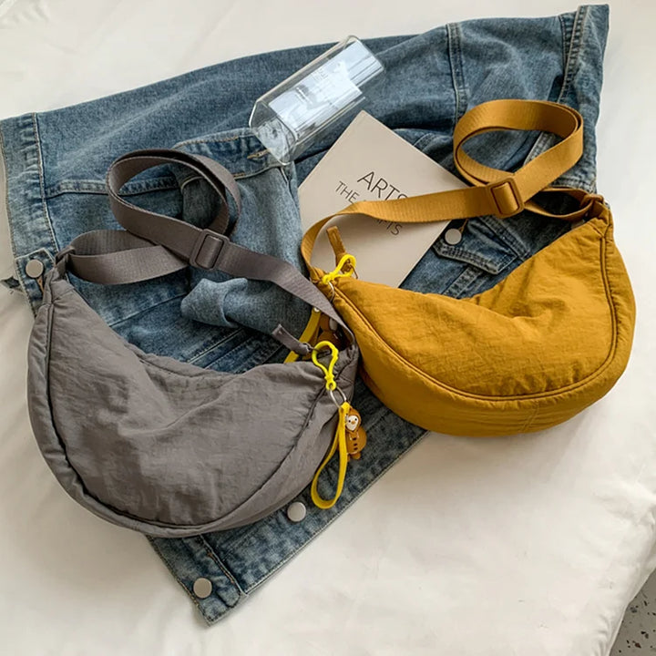 Modische Schultertasche Haze für Damen, leichte Knödeltasche als schickes Accessoire.