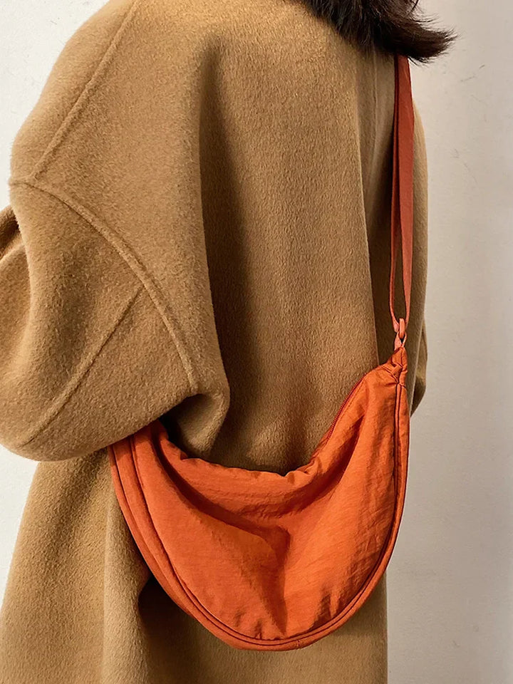 Elegante Damen-Knödeltasche, leichte Umhängetasche aus Stoff, perfekt für den Alltag.