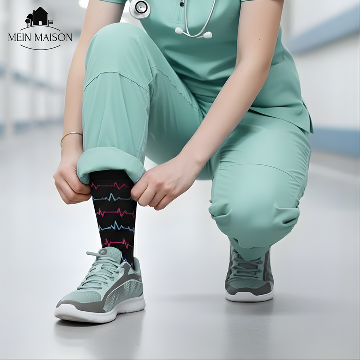 Damen Kompressionssocken in Schwarz, perfekt für Sport & Gesundheit. Unterstützen müde Beine & Durchblutung.
