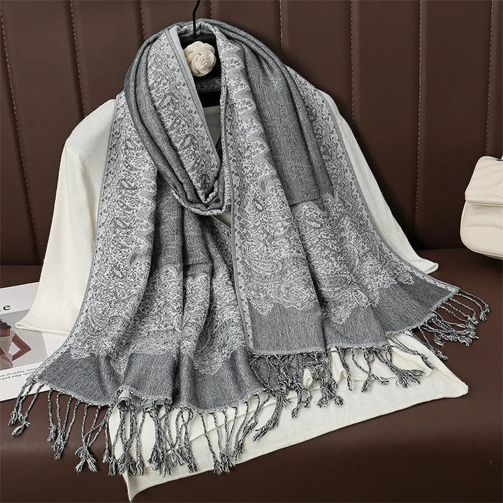 Warmer Damenschal, Kaschmirgefühl, ideal für einen eleganten Look.