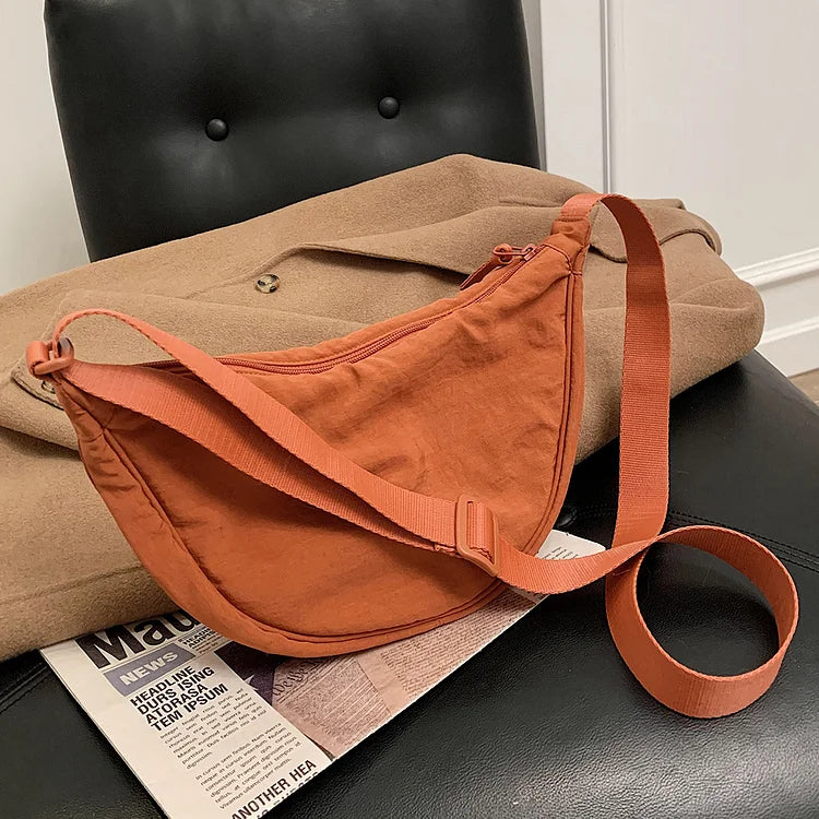 Knödeltasche mit Stil, eine praktische und leichte Damentasche zum Umhängen.