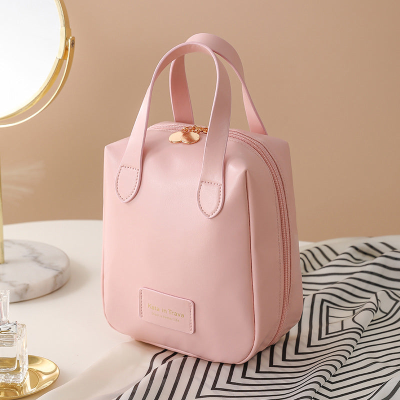 Luxuriöse Schminktasche aus PU-Leder, ideal für Damenkosmetik und Reisen.