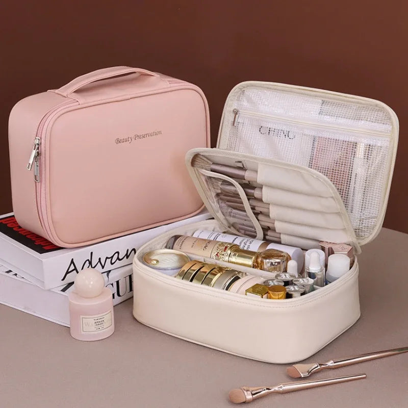 Große Damen Make-up-Tasche für Reise-Kosmetik; wasserabweisend & stilvoll.