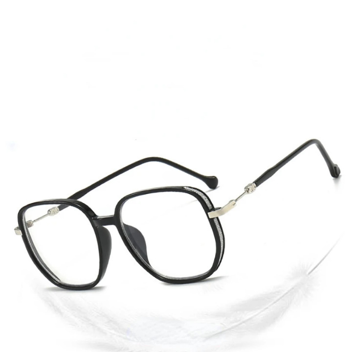 Komfortable leichte Damen Lesebrille, perfekt für langes Lesen & tägliche Bildschirmarbeit.