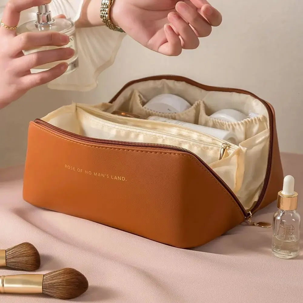 Exklusiver Make-up Organizer, eine stilvolle Kosmetiktasche für Damen & Beauty-Liebhaberinnen.
