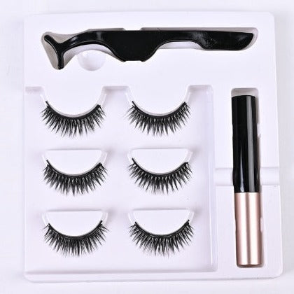 Natürliche, magnetische Wimpern für Damen, die den Blick verdichten und die Schönheit betonen.