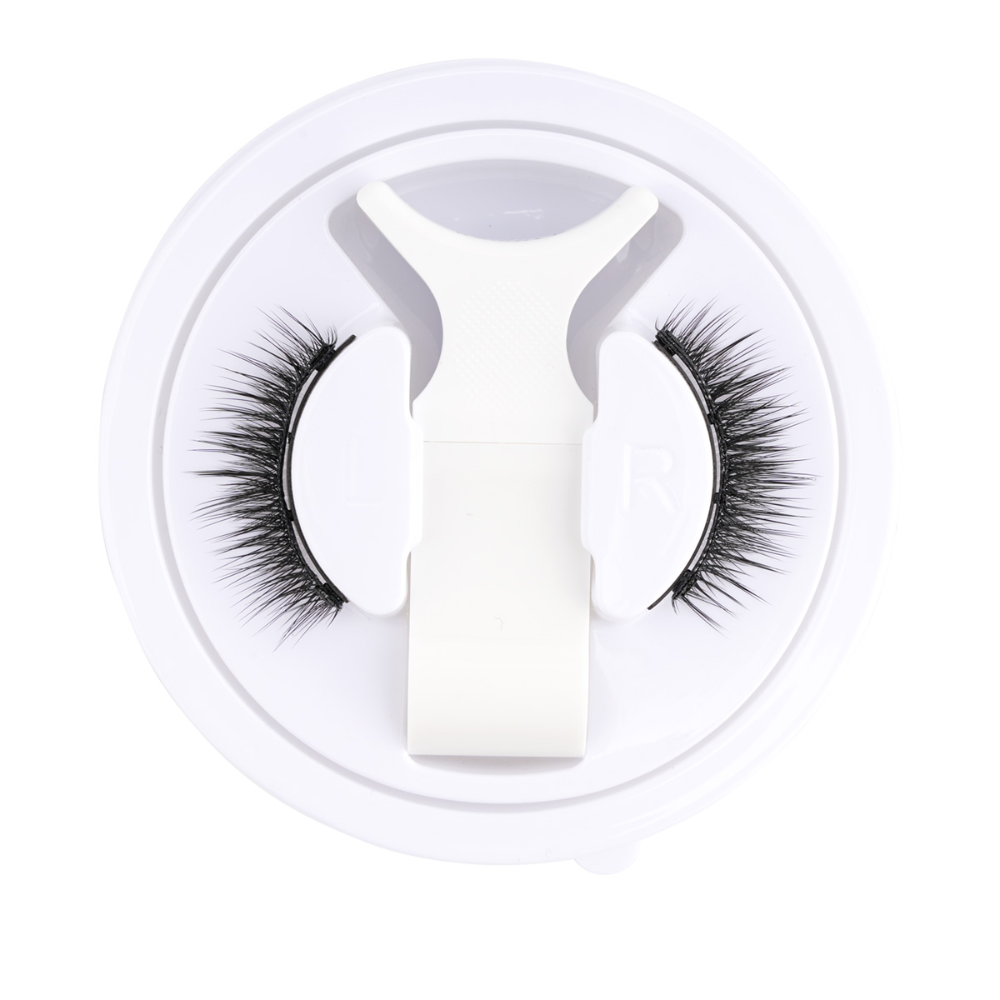 Einfaches Damen Magnetwimpernset, kleberfrei und wiederverwendbar, für schnelles und schönes Augen Make-up.