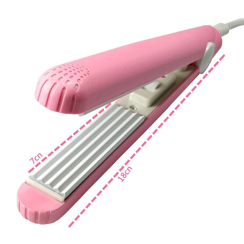 Damen-Haarstyling-Tool: kompakter 2-in-1 Mini Lockenstab und Glätteisen für schnelle Styling-Ergebnisse unterwegs.