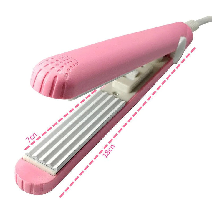 Damen-Haarstyling-Tool: kompakter 2-in-1 Mini Lockenstab und Glätteisen für schnelle Styling-Ergebnisse unterwegs.