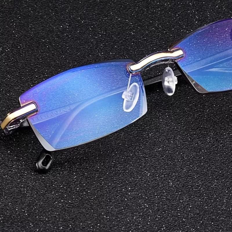 Detailansicht einer Damen-Multifokal-Lesebrille aus flexiblem TR90. Integrierter Blaulichtfilter für besseres Sehen.