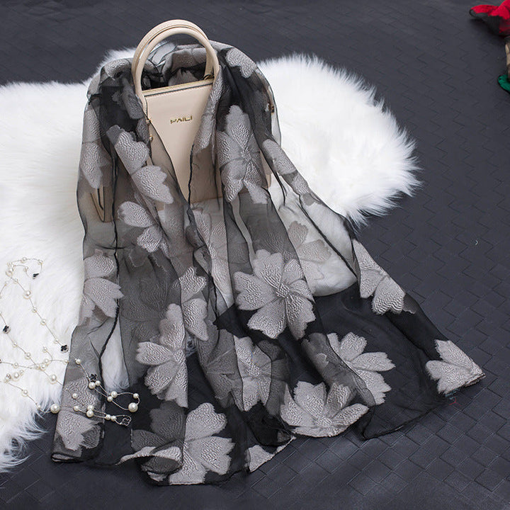 Damen Organza Schal mit zartem Blumenmotiv in Blau, leichtes & elegantes Frühlings-Accessoire.