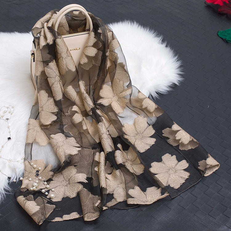 Vielfarbiger Damen Organza Schal mit opulentem Blumenmotiv, ein echter Hingucker, für alle Jahreszeiten.
