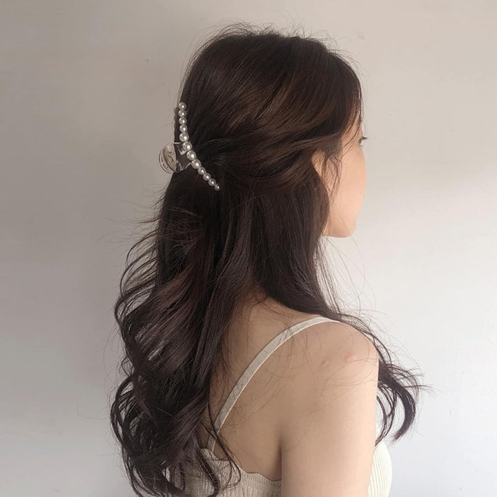 Schimmernde Perlen-Haarklammern im 4er-Set, eleganter Haarschmuck für jede Damenfrisur.
