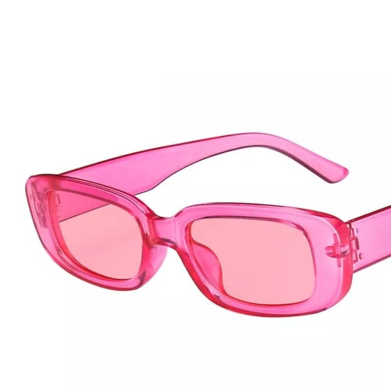 Must-have Damen Sonnenbrille für den Sommer, rechteckig, Retro, UV400-Augenschutz als Accessoire.