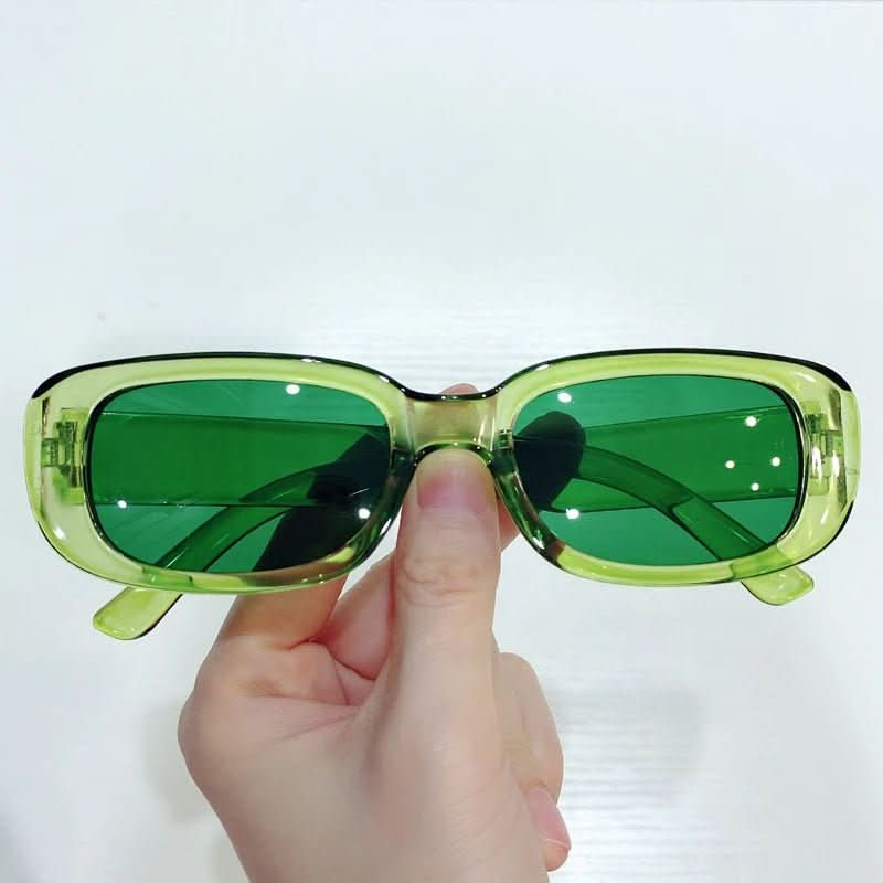 Rechteckige Damen Retro-Sonnenbrille mit UV400-Schutz, perfekt für Mode, Stil und Augenschutz.