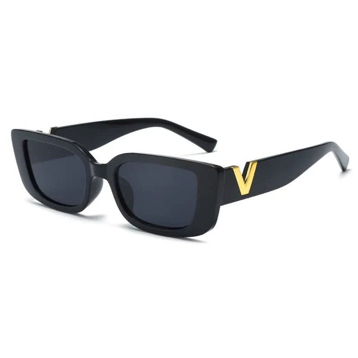 Nahaufnahme der Damen Cat-Eye Sonnenbrille. Retro Design mit robustem Rahmen und zuverlässigem UV400 Schutz.