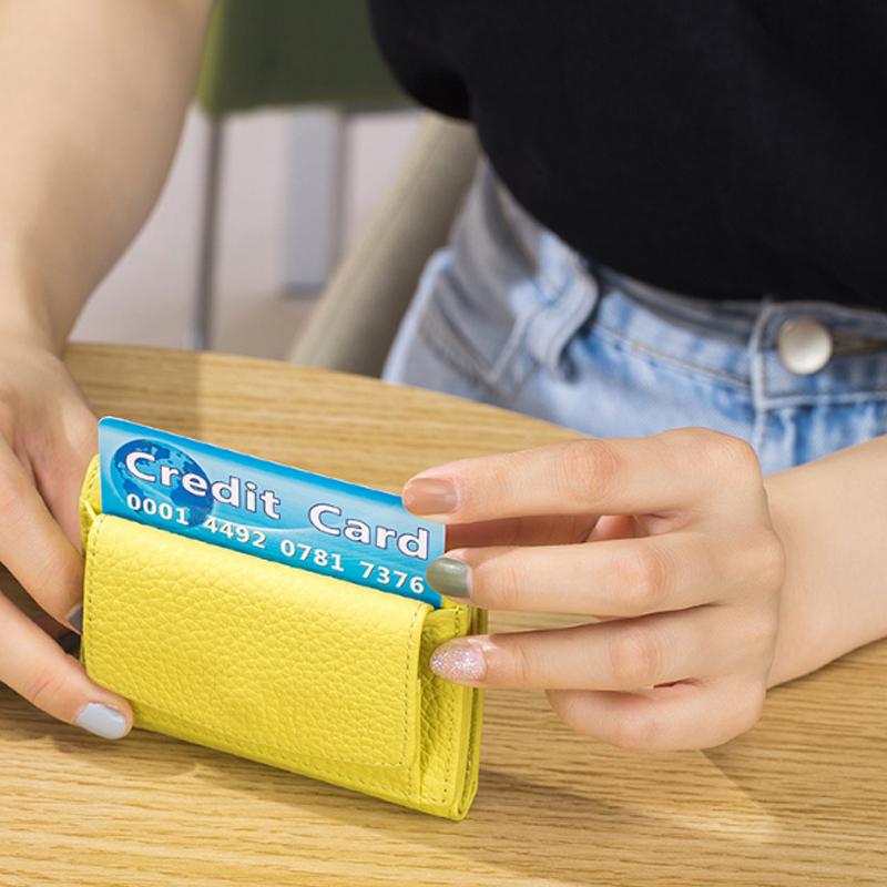 Stilvolles Damen Portemonnaie (PU-Leder) mit RFID-Schutz und praktischem Münzfach.