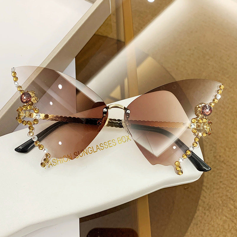 Sonnenbrille Damen, Schmetterlingsdesign, mit UV400-Schutz, für stilvolle Ausflüge & besten Blick.
