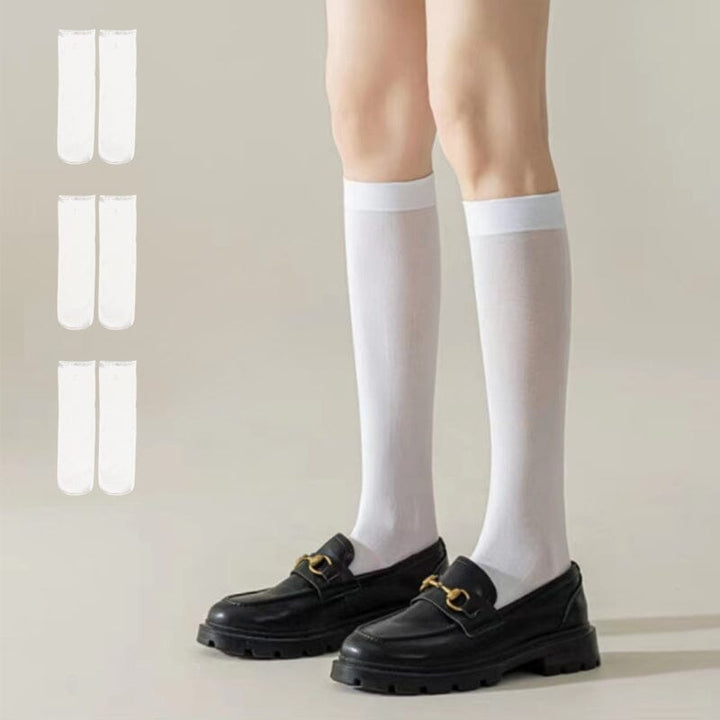 Unsichtbare Damen Socken am Fuß getragen, diskret unter Sommerschuhen, rutschfester Sitz.