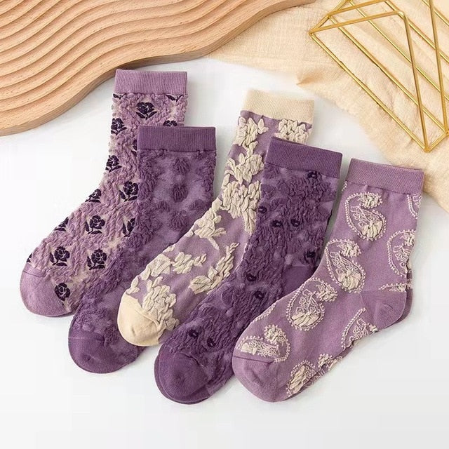 Elegante Damen Vintage Socken mit zarter Blumenstickerei, 5er Set, ideal für jede Jahreszeit.