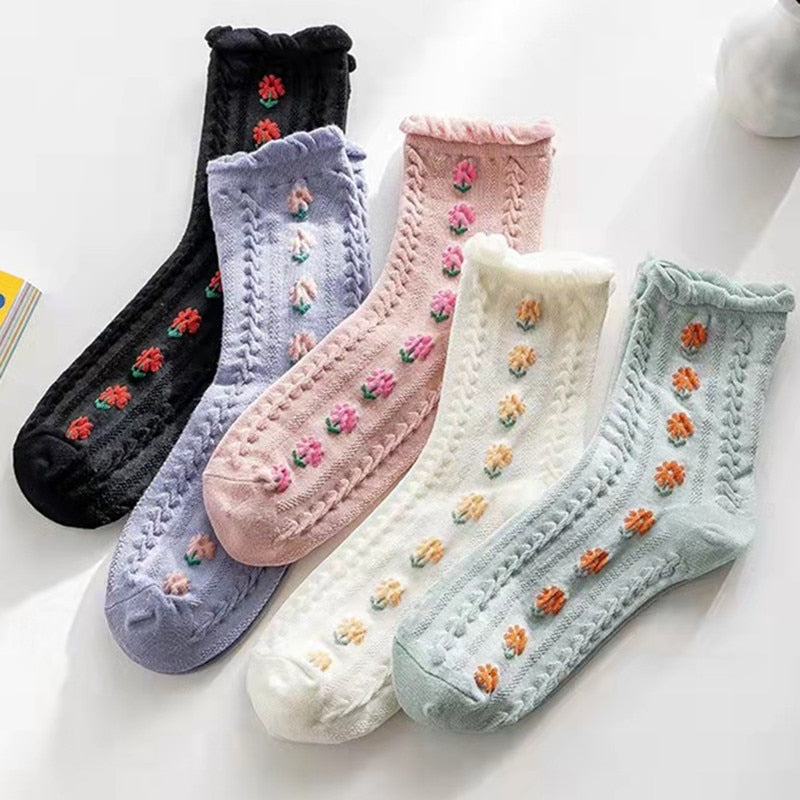 Elegantes 5er Set Damensocken im Vintage-Stil, mit filigraner Blumenstickerei.