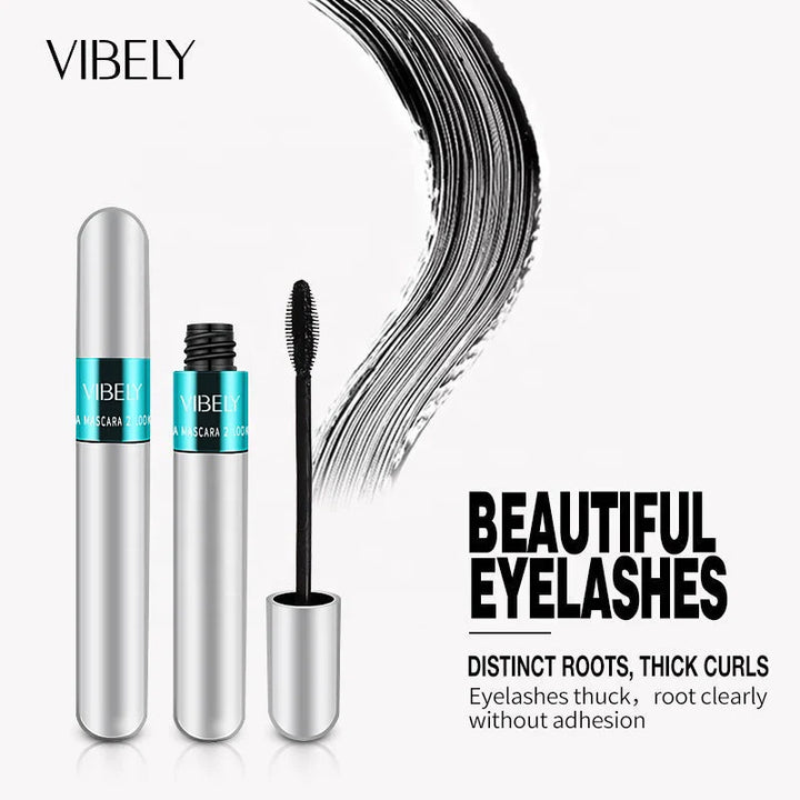 Detailansicht der Volumen & Länge Wimperntusche. Seidenfaser-Formel für dichtere, längere und perfekt definierte Wimpern.