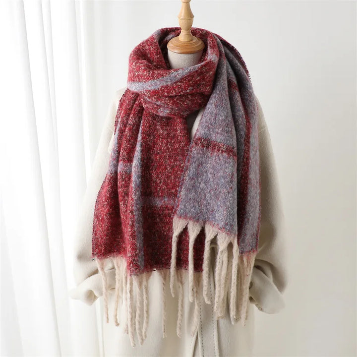 Stylischer Winter-Pashmina für Damen, weich & wärmend, ein edles Modeaccessoire mit Fransen.