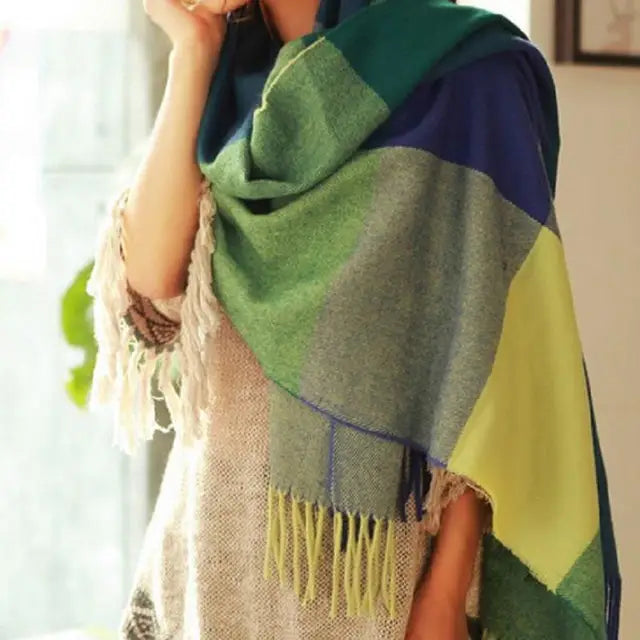 Vielseitiger karierter Damen-Winterschal aus weichem Imitat-Kaschmir, ideal als Geschenk oder Winteraccessoire.