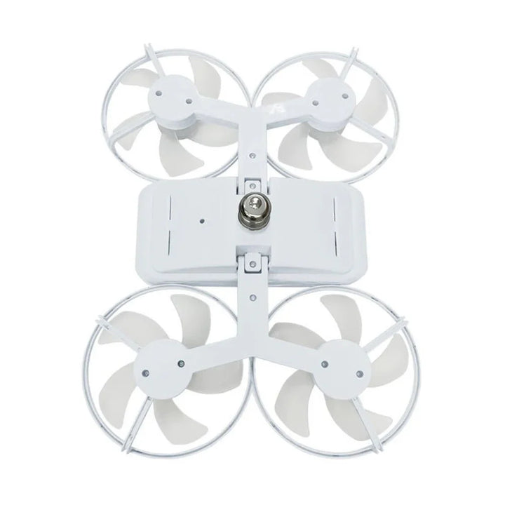 Faltbarer Deckenventilator mit integriertem LED-Licht. Sorgt für leise Kühlung & stimmungsvolle Beleuchtung.